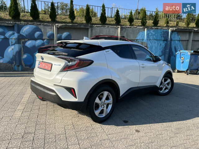 Білий Тойота C-HR, об'ємом двигуна 1.8 л та пробігом 144 тис. км за 21900 $, фото 13 на Automoto.ua