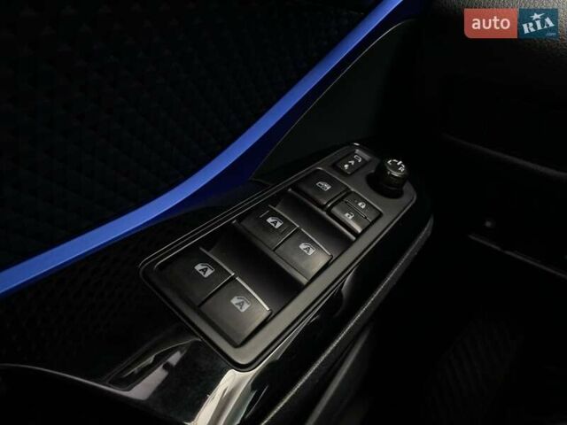 Белый Тойота C-HR, объемом двигателя 1.8 л и пробегом 108 тыс. км за 23164 $, фото 16 на Automoto.ua