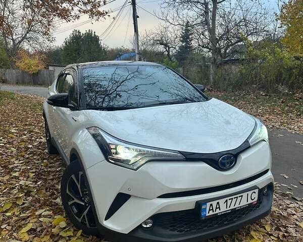 Тойота C-HR 2019 в Киеве на Automoto.ua Белый Тойота C-HR, объемом двигателя 1.8 л и пробегом 79 тыс. км за 25800 $, фото 1 на Automoto.ua