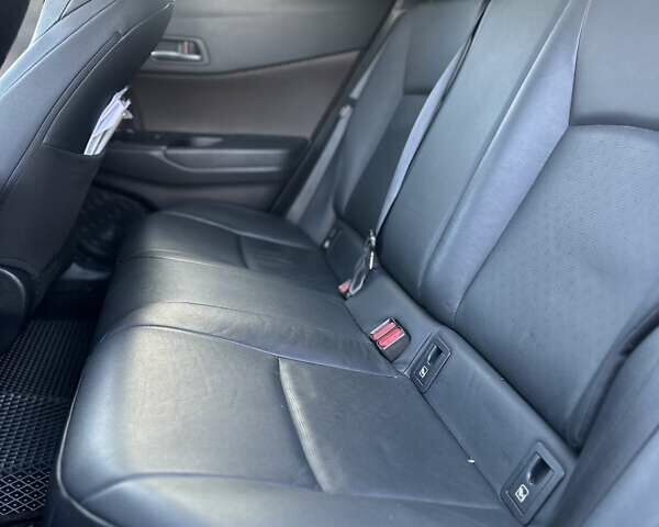 Білий Тойота C-HR, об'ємом двигуна 1.2 л та пробігом 105 тис. км за 20700 $, фото 16 на Automoto.ua