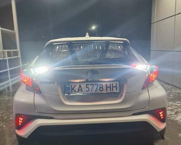 Білий Тойота C-HR, об'ємом двигуна 1.99 л та пробігом 176 тис. км за 22000 $, фото 9 на Automoto.ua