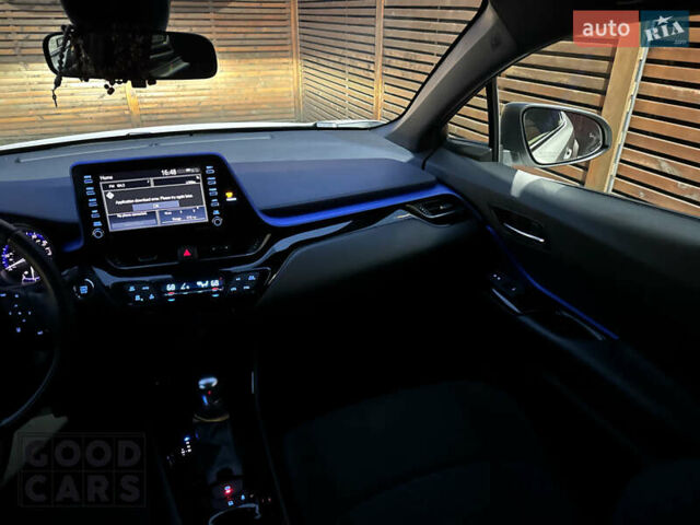 Белый Тойота C-HR, объемом двигателя 2 л и пробегом 46 тыс. км за 22000 $, фото 29 на Automoto.ua