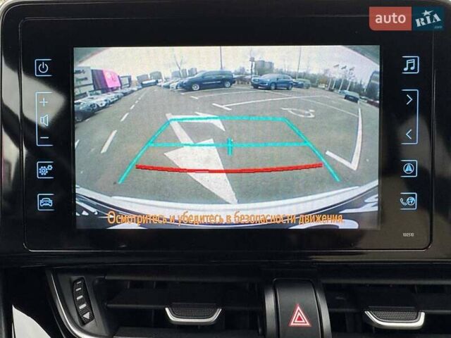 Белый Тойота C-HR, объемом двигателя 1.2 л и пробегом 92 тыс. км за 20490 $, фото 19 на Automoto.ua