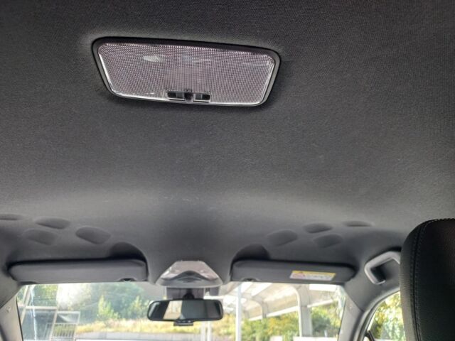 Белый Тойота C-HR, объемом двигателя 1.8 л и пробегом 113 тыс. км за 27480 $, фото 30 на Automoto.ua