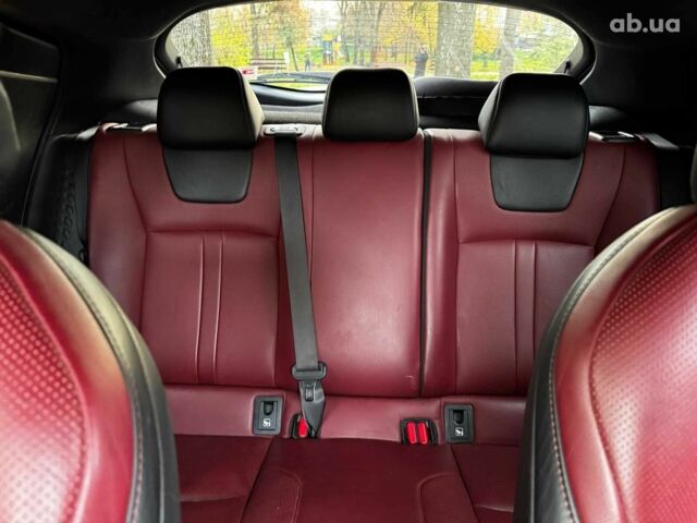 Белый Тойота C-HR, объемом двигателя 1.8 л и пробегом 79 тыс. км за 26290 $, фото 23 на Automoto.ua