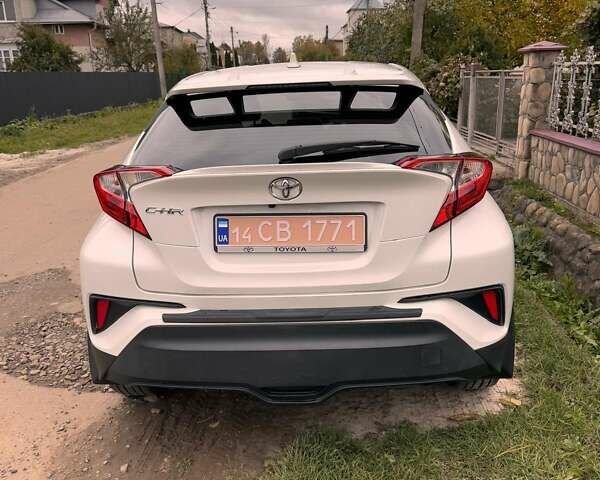 Білий Тойота C-HR, об'ємом двигуна 2 л та пробігом 91 тис. км за 19900 $, фото 5 на Automoto.ua