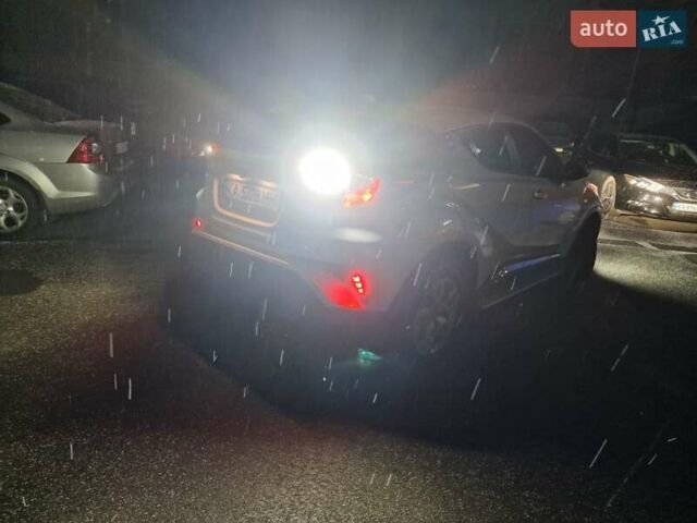 Білий Тойота C-HR, об'ємом двигуна 1.99 л та пробігом 176 тис. км за 22000 $, фото 30 на Automoto.ua