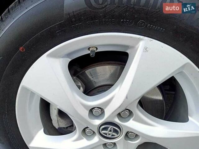 Белый Тойота C-HR, объемом двигателя 1.8 л и пробегом 48 тыс. км за 26000 $, фото 17 на Automoto.ua