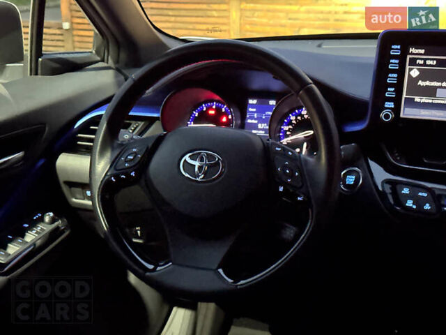 Белый Тойота C-HR, объемом двигателя 2 л и пробегом 46 тыс. км за 22000 $, фото 24 на Automoto.ua