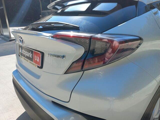 Белый Тойота C-HR, объемом двигателя 1.8 л и пробегом 113 тыс. км за 27480 $, фото 13 на Automoto.ua