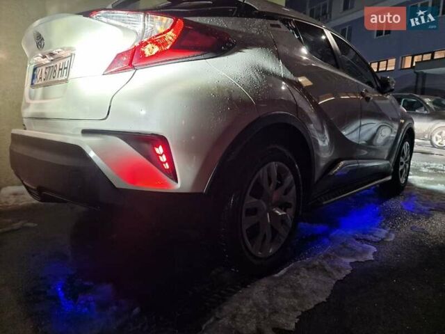 Білий Тойота C-HR, об'ємом двигуна 1.99 л та пробігом 176 тис. км за 22000 $, фото 11 на Automoto.ua