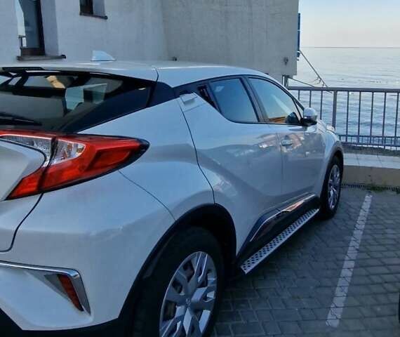 Білий Тойота C-HR, об'ємом двигуна 1.99 л та пробігом 176 тис. км за 22000 $, фото 27 на Automoto.ua