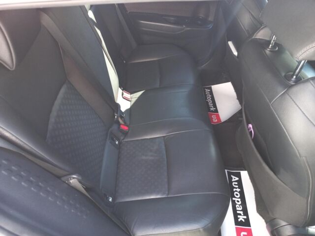 Белый Тойота C-HR, объемом двигателя 1.8 л и пробегом 113 тыс. км за 27480 $, фото 28 на Automoto.ua