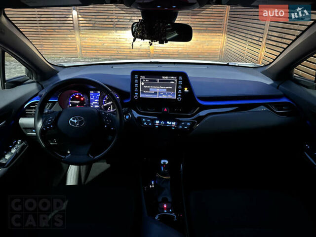 Белый Тойота C-HR, объемом двигателя 2 л и пробегом 46 тыс. км за 22000 $, фото 28 на Automoto.ua