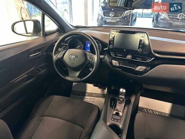 Белый Тойота C-HR, объемом двигателя 1.8 л и пробегом 80 тыс. км за 23900 $, фото 48 на Automoto.ua