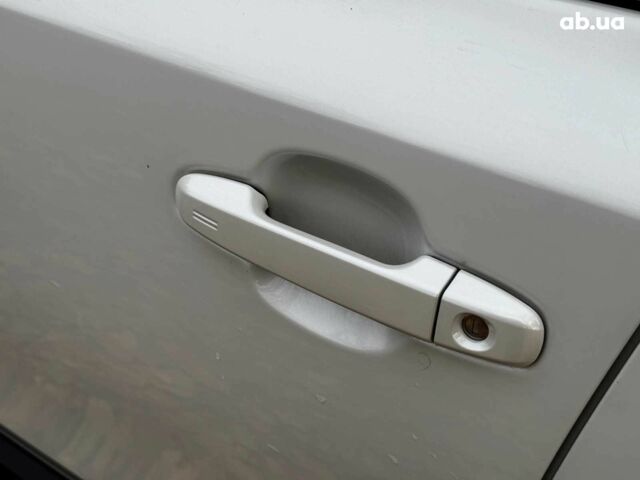 Белый Тойота C-HR, объемом двигателя 1.8 л и пробегом 79 тыс. км за 26290 $, фото 15 на Automoto.ua