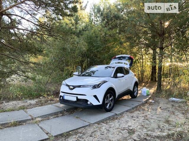 Белый Тойота C-HR, объемом двигателя 1.2 л и пробегом 32 тыс. км за 23900 $, фото 9 на Automoto.ua