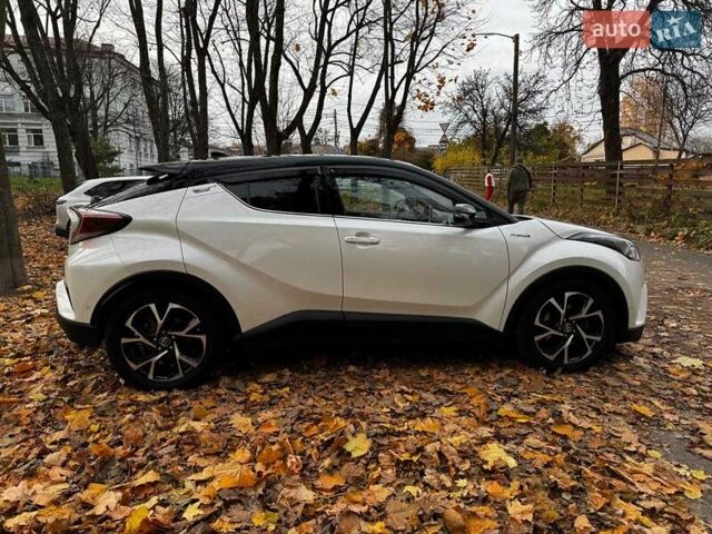 Белый Тойота C-HR, объемом двигателя 1.8 л и пробегом 79 тыс. км за 26290 $, фото 5 на Automoto.ua
