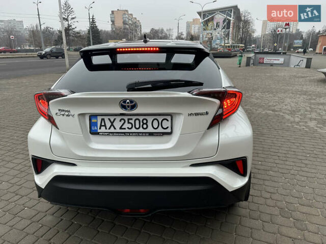 Белый Тойота C-HR, объемом двигателя 1.8 л и пробегом 66 тыс. км за 25999 $, фото 20 на Automoto.ua