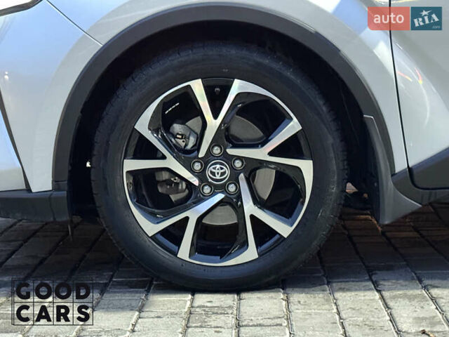 Белый Тойота C-HR, объемом двигателя 2 л и пробегом 46 тыс. км за 22000 $, фото 12 на Automoto.ua