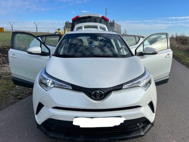 Білий Тойота C-HR, об'ємом двигуна 2 л та пробігом 58 тис. км за 10000 $, фото 7 на Automoto.ua