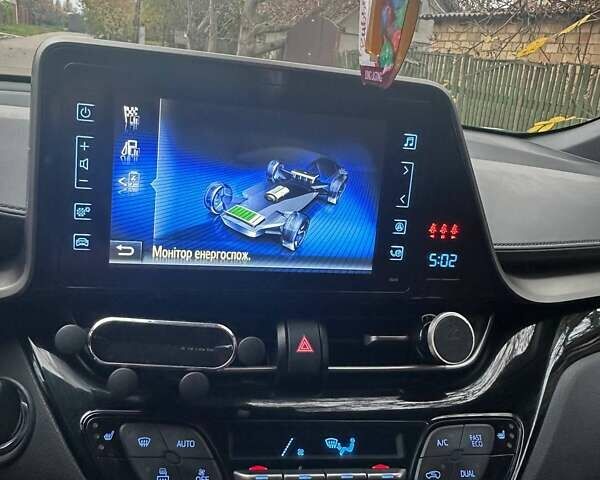 Тойота C-HR 2019 в Киеве на Automoto.ua Белый Тойота C-HR, объемом двигателя 1.8 л и пробегом 79 тыс. км за 25800 $, фото 26 на Automoto.ua
