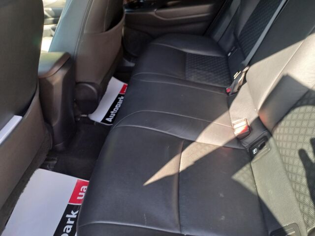 Белый Тойота C-HR, объемом двигателя 1.8 л и пробегом 113 тыс. км за 27480 $, фото 33 на Automoto.ua