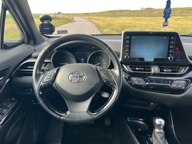 Білий Тойота C-HR, об'ємом двигуна 2 л та пробігом 58 тис. км за 10000 $, фото 9 на Automoto.ua