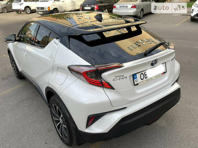 Білий Тойота C-HR, об'ємом двигуна 1.8 л та пробігом 54 тис. км за 27200 $, фото 16 на Automoto.ua