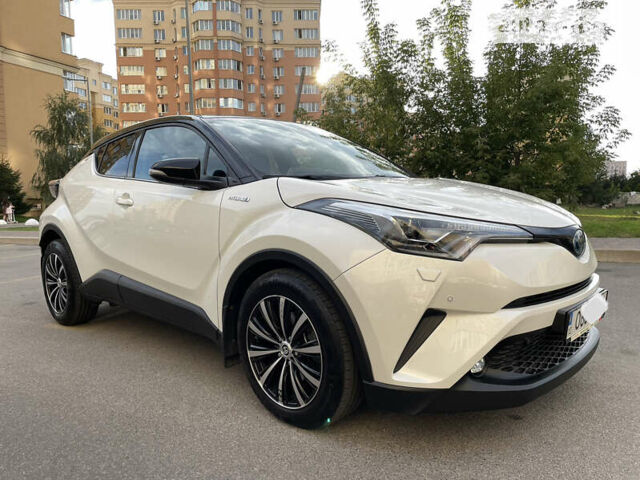 Білий Тойота C-HR, об'ємом двигуна 1.8 л та пробігом 54 тис. км за 27200 $, фото 9 на Automoto.ua