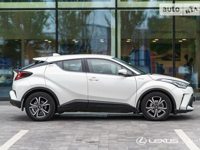 Білий Тойота C-HR, об'ємом двигуна 1.8 л та пробігом 45 тис. км за 25383 $, фото 8 на Automoto.ua