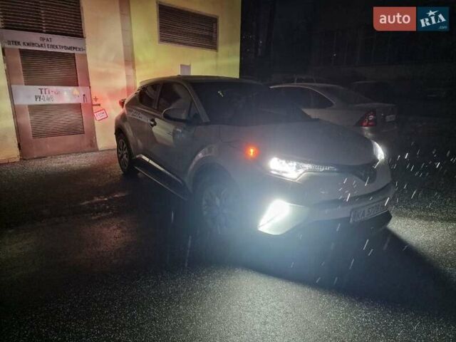 Білий Тойота C-HR, об'ємом двигуна 1.99 л та пробігом 176 тис. км за 22000 $, фото 32 на Automoto.ua