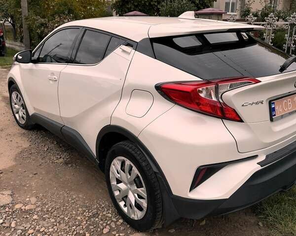 Білий Тойота C-HR, об'ємом двигуна 2 л та пробігом 91 тис. км за 19900 $, фото 3 на Automoto.ua