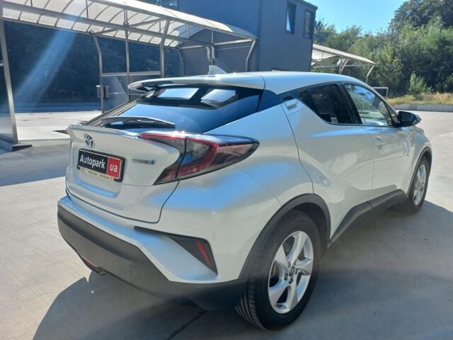 Белый Тойота C-HR, объемом двигателя 1.8 л и пробегом 113 тыс. км за 27480 $, фото 17 на Automoto.ua