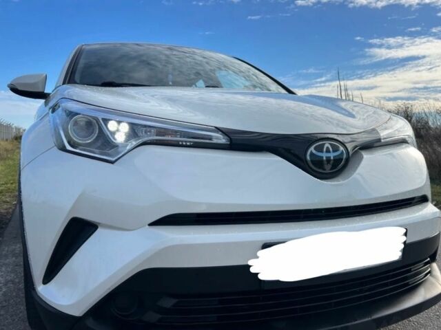 Білий Тойота C-HR, об'ємом двигуна 2 л та пробігом 58 тис. км за 10000 $, фото 6 на Automoto.ua