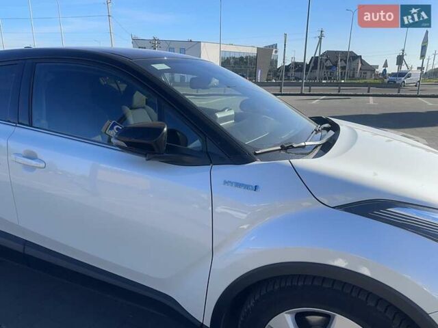 Білий Тойота C-HR, об'ємом двигуна 1.8 л та пробігом 92 тис. км за 25500 $, фото 17 на Automoto.ua