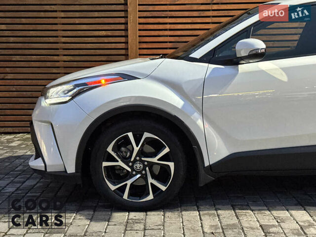 Белый Тойота C-HR, объемом двигателя 2 л и пробегом 46 тыс. км за 22000 $, фото 11 на Automoto.ua
