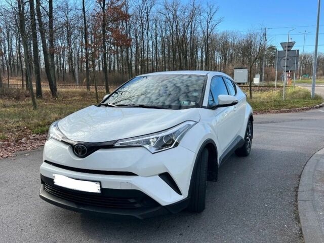 Білий Тойота C-HR, об'ємом двигуна 2 л та пробігом 58 тис. км за 10000 $, фото 1 на Automoto.ua