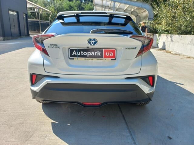 Белый Тойота C-HR, объемом двигателя 1.8 л и пробегом 113 тыс. км за 27480 $, фото 12 на Automoto.ua