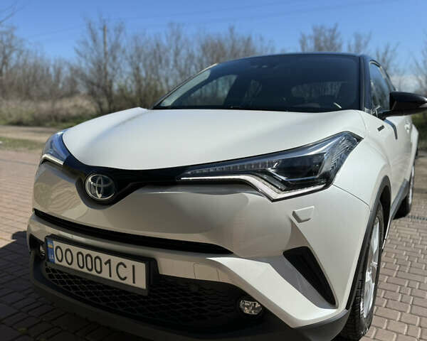 Білий Тойота C-HR, об'ємом двигуна 1.8 л та пробігом 41 тис. км за 29000 $, фото 12 на Automoto.ua