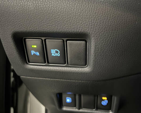 Белый Тойота C-HR, объемом двигателя 1.8 л и пробегом 89 тыс. км за 28500 $, фото 21 на Automoto.ua