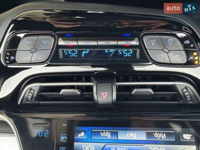 Белый Тойота C-HR, объемом двигателя 1.2 л и пробегом 92 тыс. км за 20490 $, фото 20 на Automoto.ua