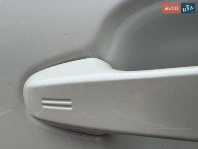 Белый Тойота C-HR, объемом двигателя 1.2 л и пробегом 92 тыс. км за 20490 $, фото 15 на Automoto.ua