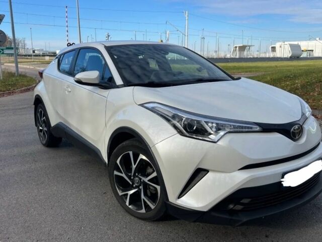 Білий Тойота C-HR, об'ємом двигуна 2 л та пробігом 58 тис. км за 10000 $, фото 2 на Automoto.ua