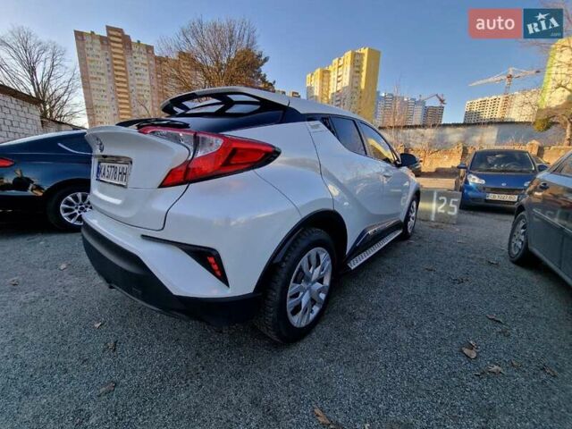 Білий Тойота C-HR, об'ємом двигуна 1.99 л та пробігом 176 тис. км за 22000 $, фото 23 на Automoto.ua
