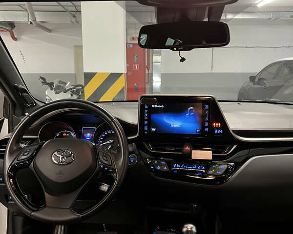 Белый Тойота C-HR, объемом двигателя 1.8 л и пробегом 89 тыс. км за 28500 $, фото 8 на Automoto.ua