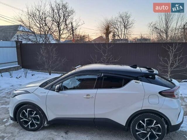Білий Тойота C-HR, об'ємом двигуна 1.8 л та пробігом 58 тис. км за 28700 $, фото 23 на Automoto.ua