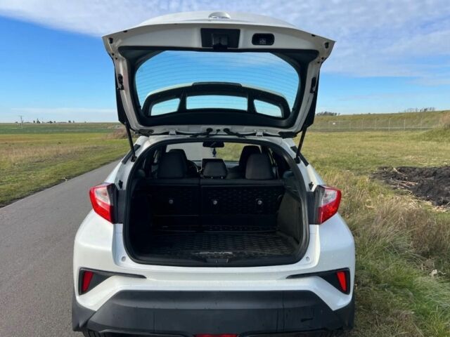 Білий Тойота C-HR, об'ємом двигуна 2 л та пробігом 58 тис. км за 10000 $, фото 11 на Automoto.ua