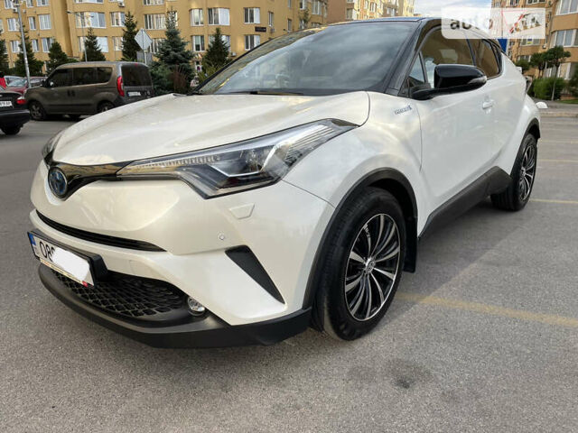 Білий Тойота C-HR, об'ємом двигуна 1.8 л та пробігом 54 тис. км за 27200 $, фото 2 на Automoto.ua