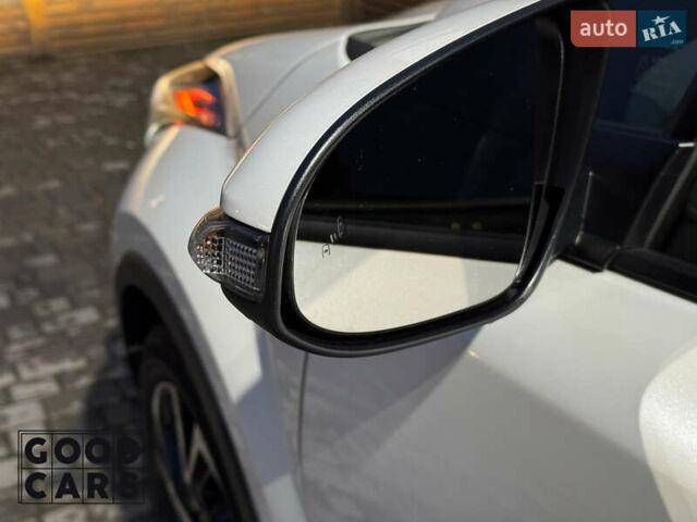 Белый Тойота C-HR, объемом двигателя 2 л и пробегом 46 тыс. км за 22000 $, фото 20 на Automoto.ua